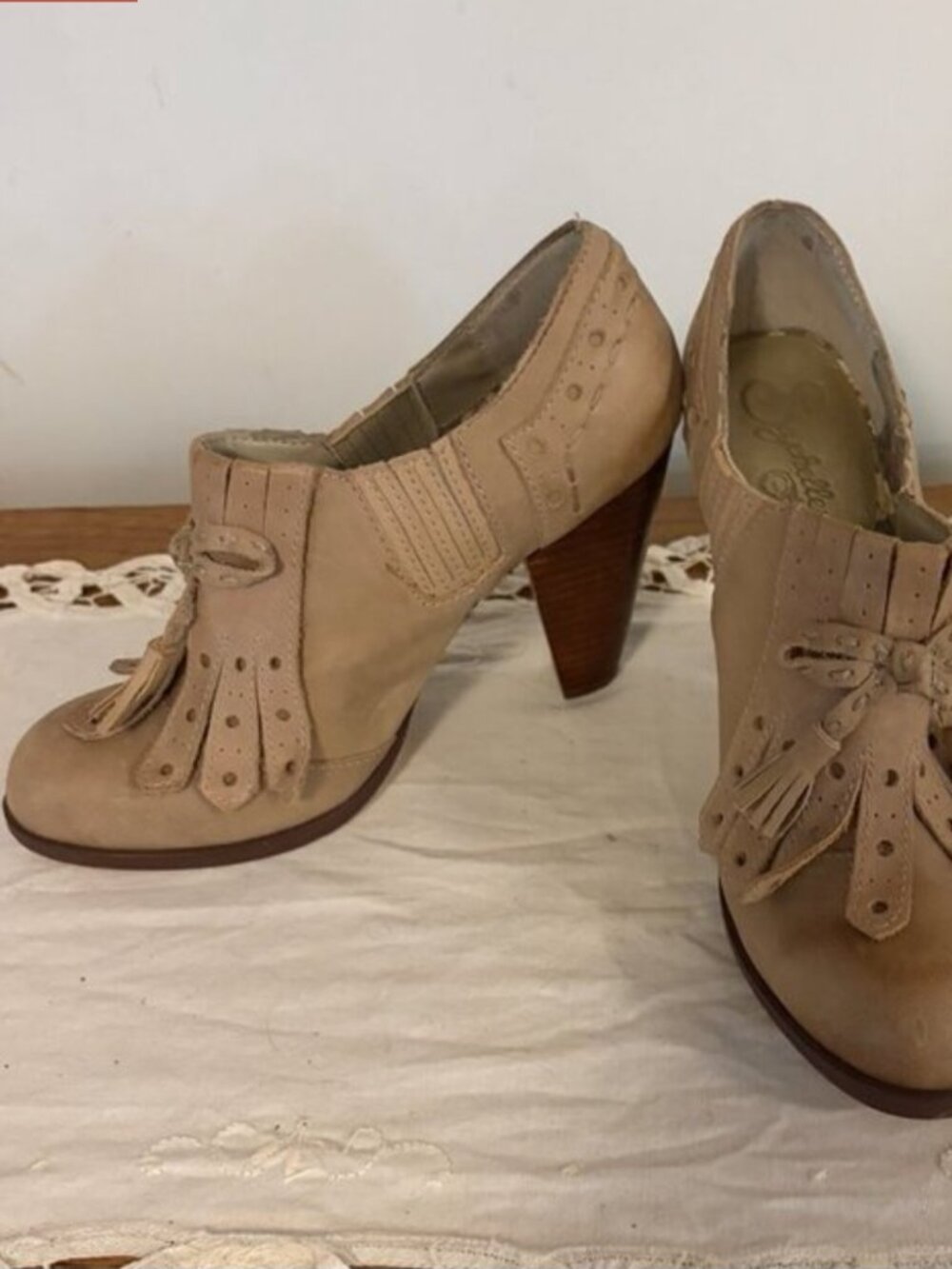 Vintage Seychelles Size 7.5 Leather Ankle Boot with Tassel and Fringe Tan